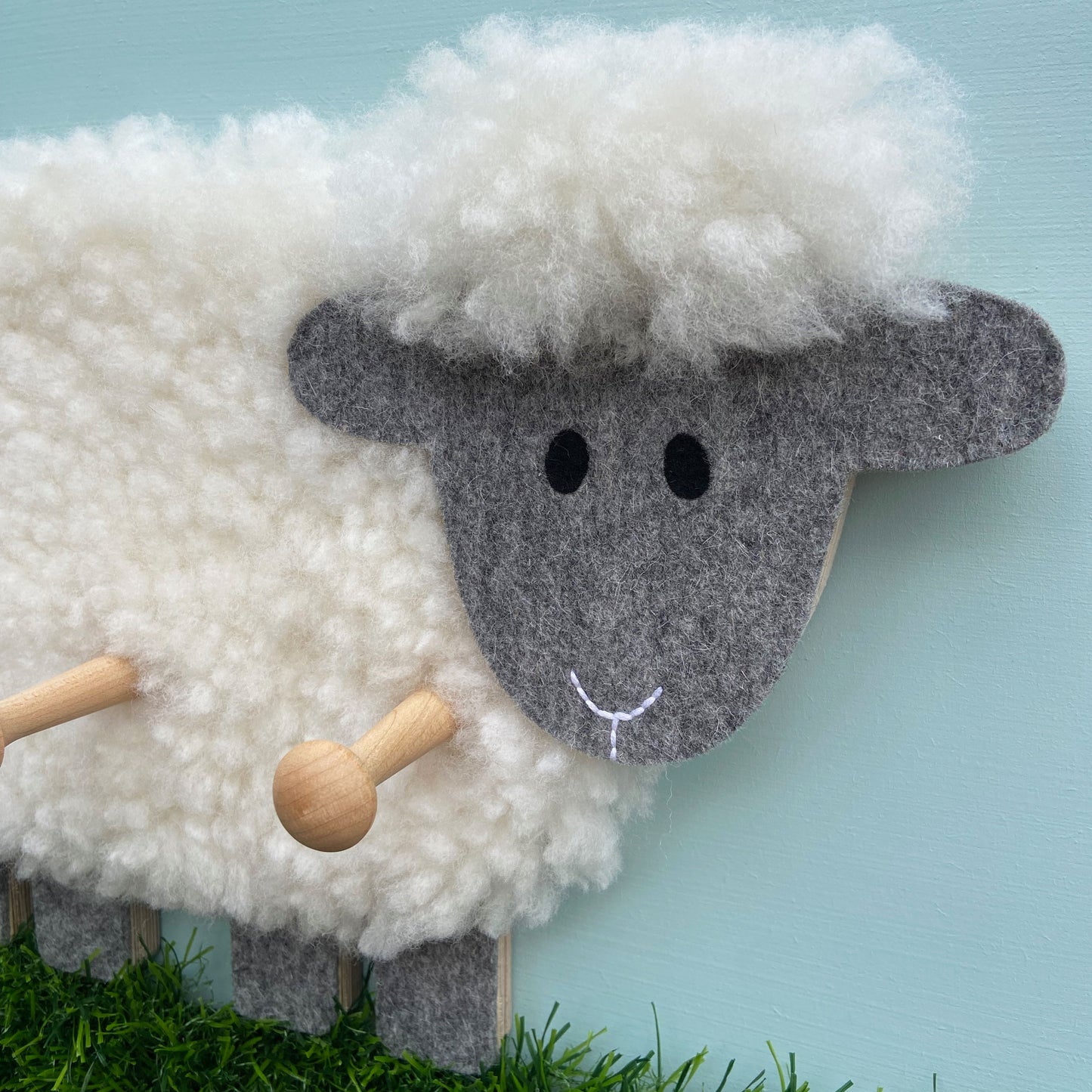 Alpine Sheep Peg Rail